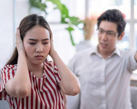 当背叛事实浮出水面，愤怒与屈辱涌上心头